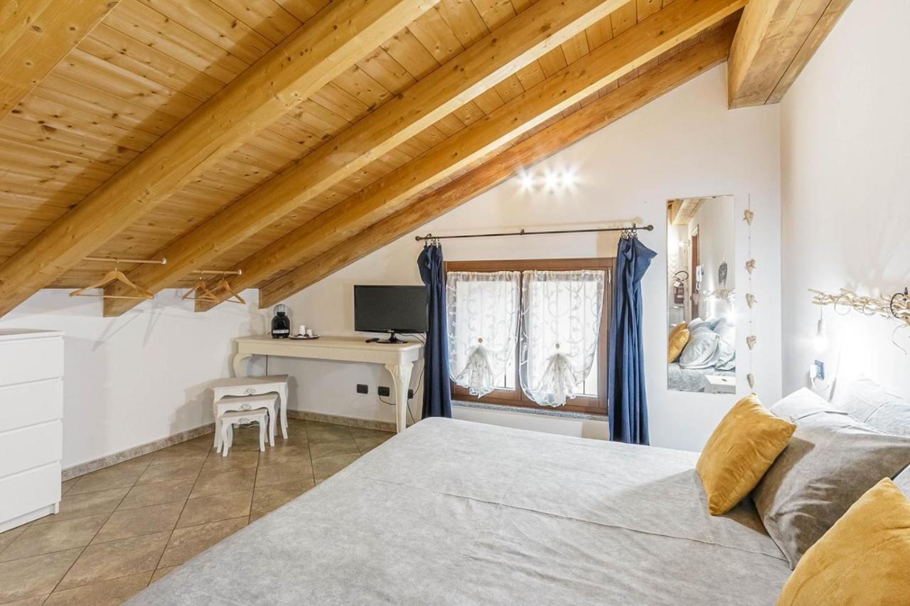 Le Quattro Stelle Villa Cardano Al Campo Exterior foto