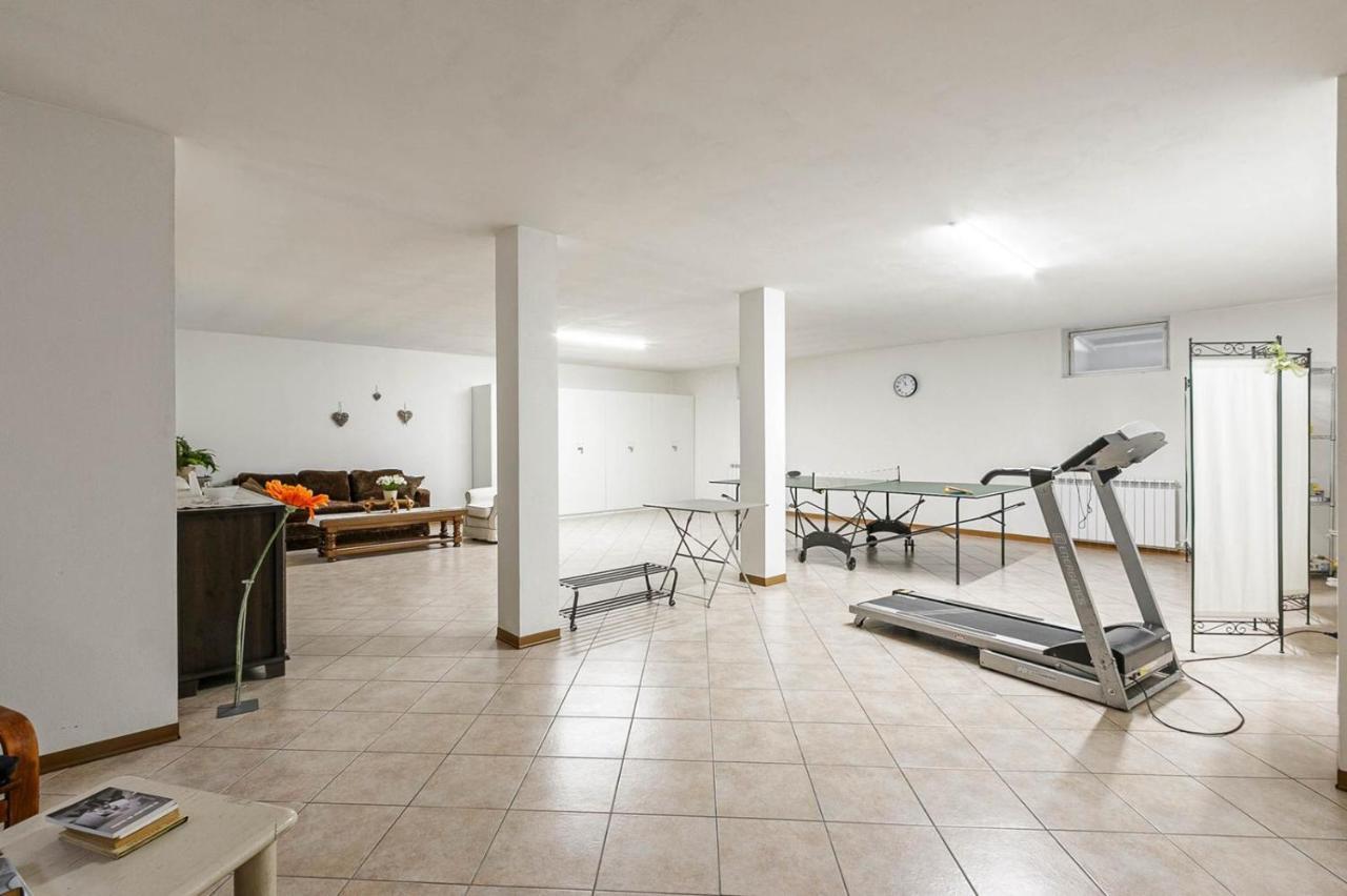 Le Quattro Stelle Villa Cardano Al Campo Exterior foto