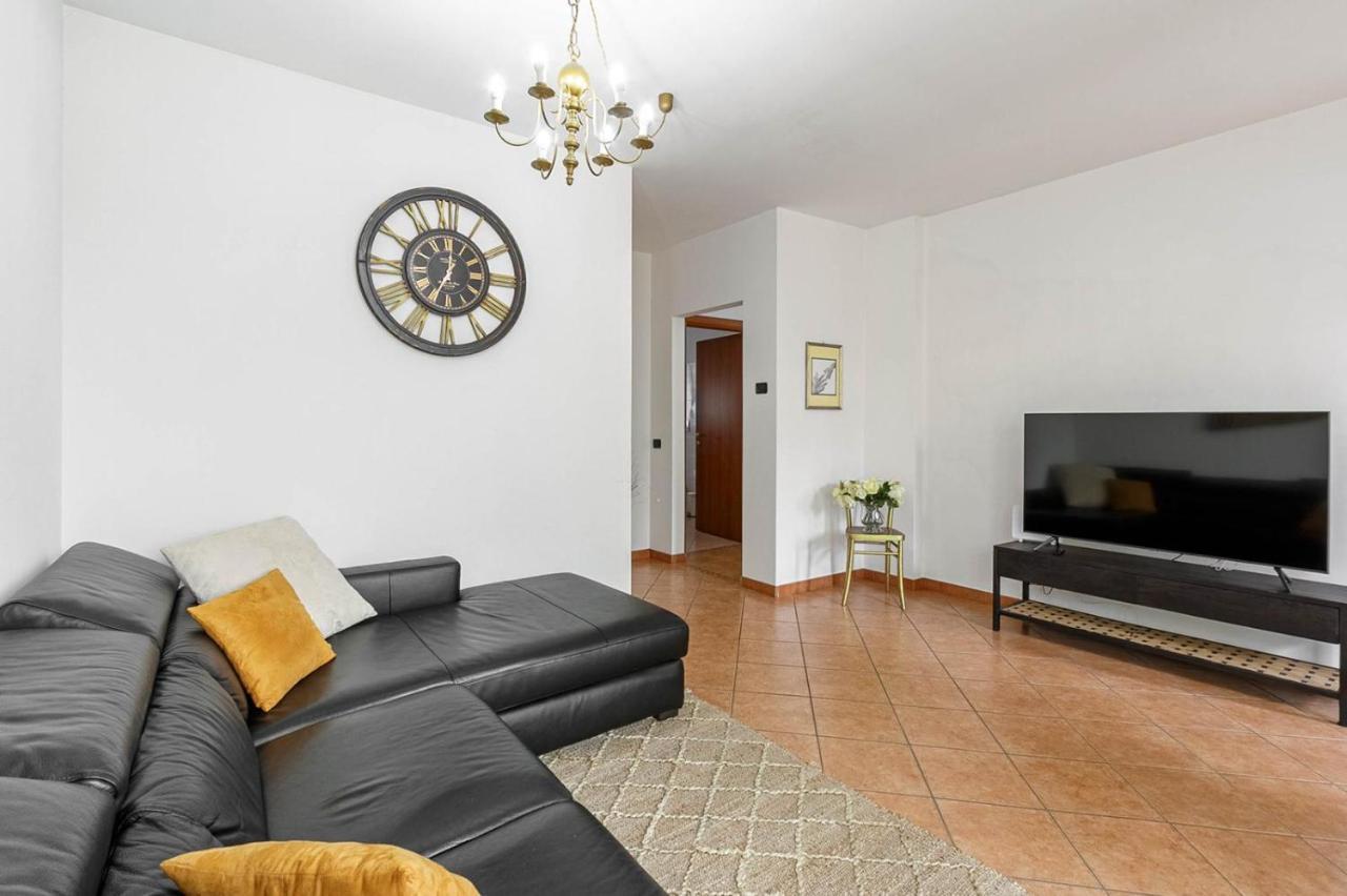 Le Quattro Stelle Villa Cardano Al Campo Exterior foto