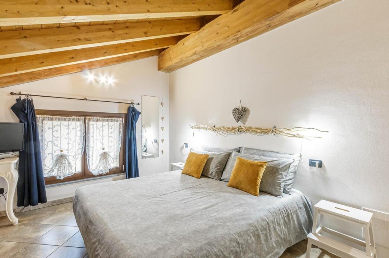 Le Quattro Stelle Villa Cardano Al Campo Exterior foto